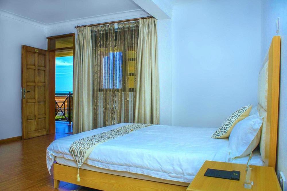 אנטבה Rosemary Courts Bed And Breakfast מראה חיצוני תמונה