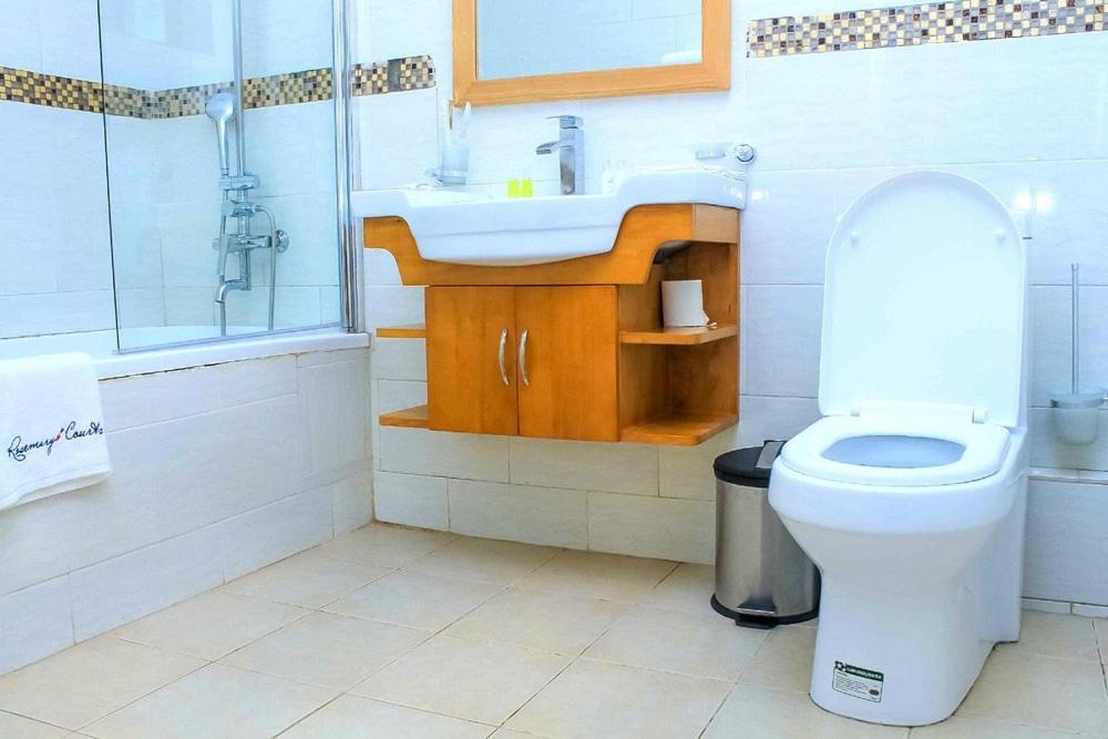 אנטבה Rosemary Courts Bed And Breakfast מראה חיצוני תמונה